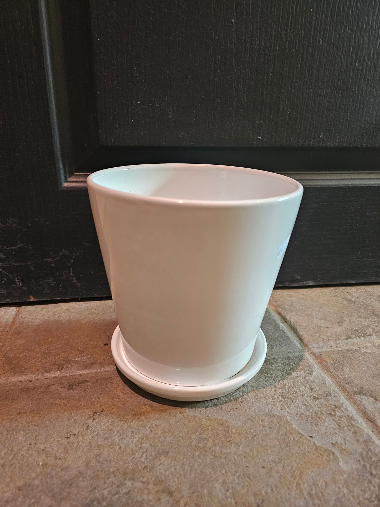 Tapered Rd w/Saucer White