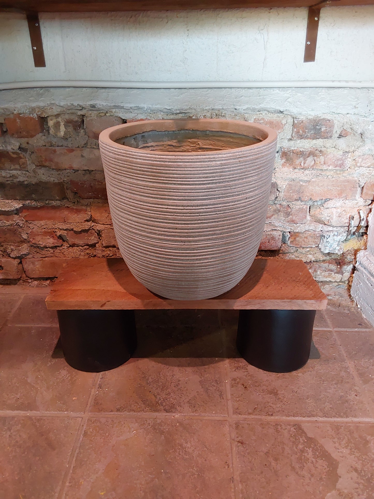 Striped Egg Planter-M-Taupe (FiberClay)