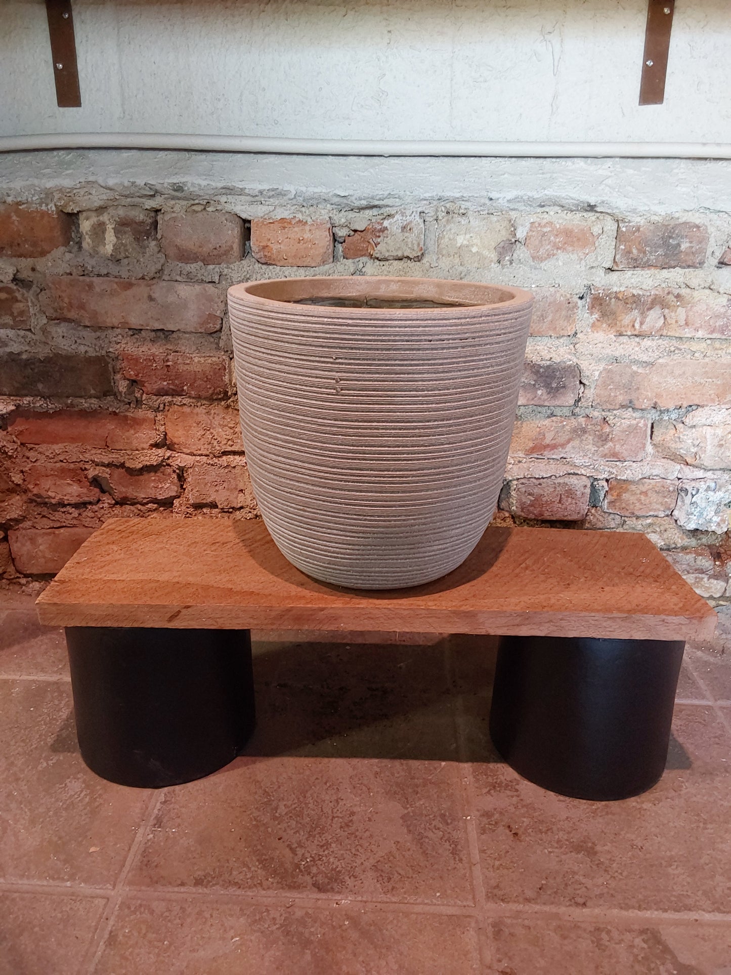 Striped Egg Planter-S-Taupe (FiberClay)