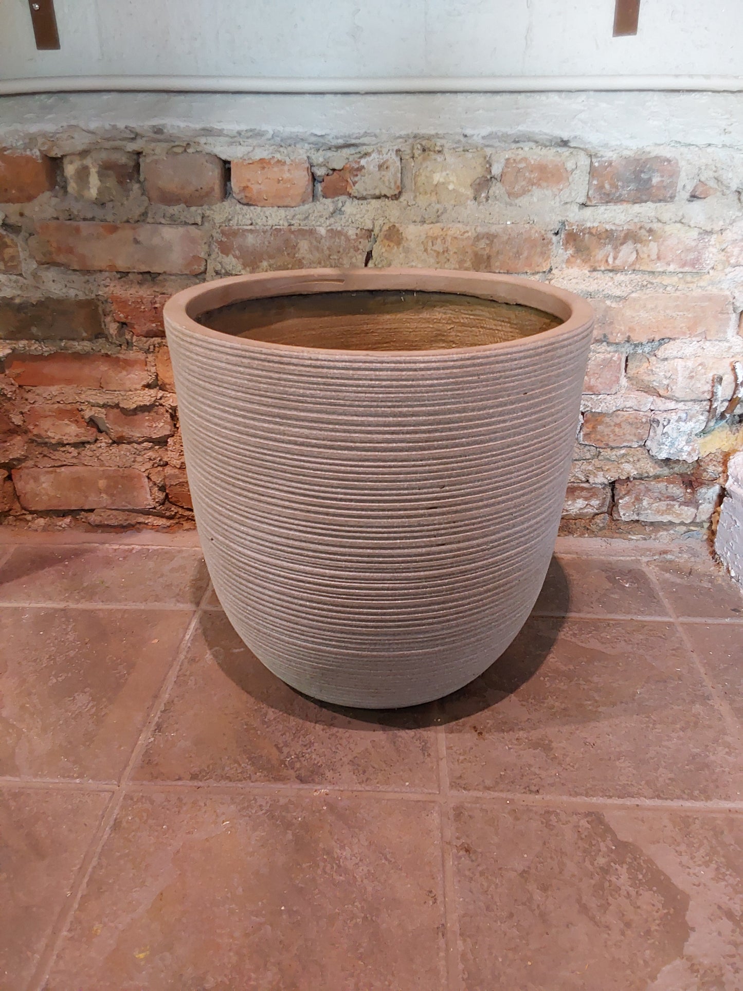 Striped Egg Planter-L-Taupe (FiberClay)