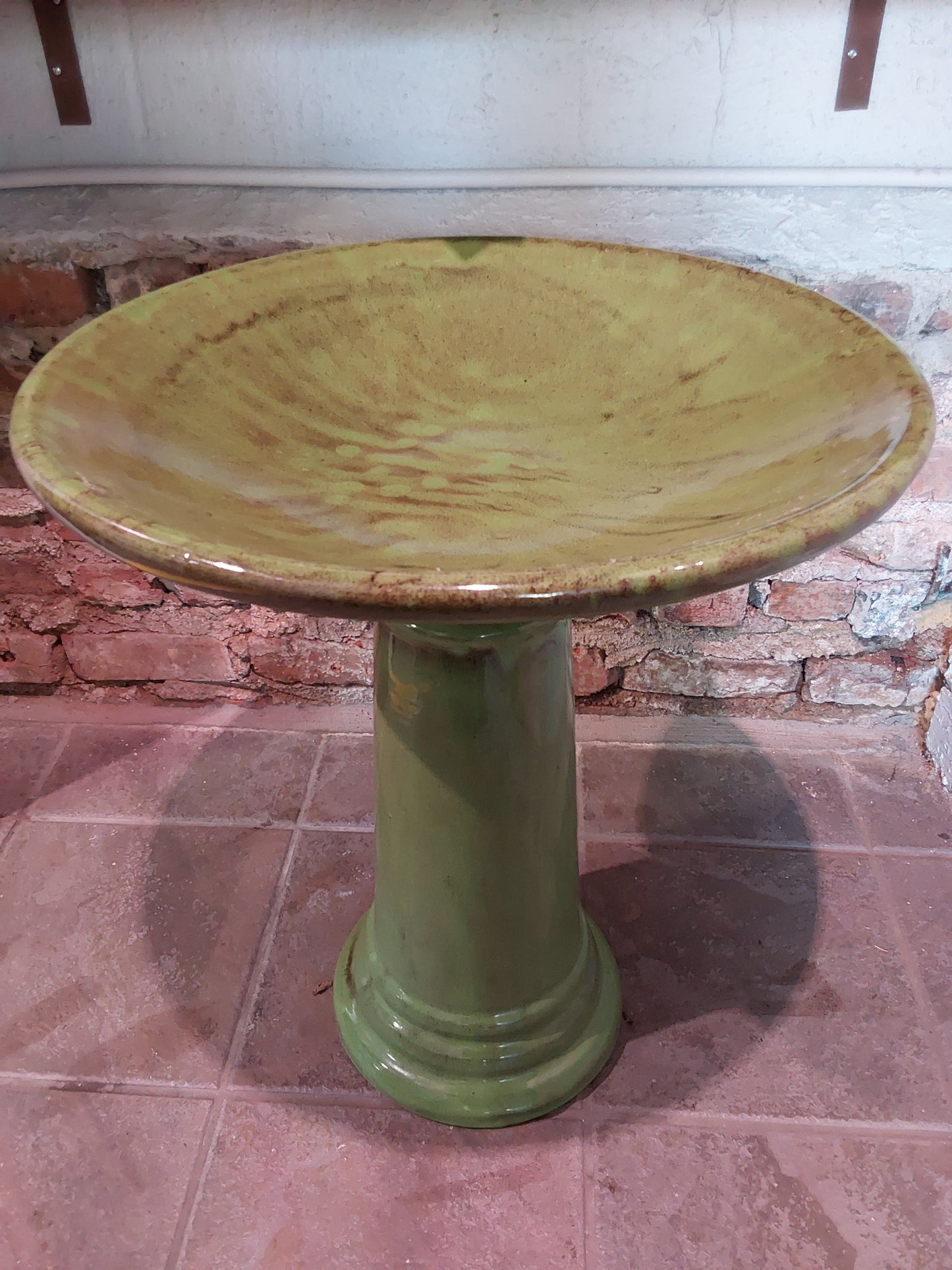 Birdbath w/ Locking top