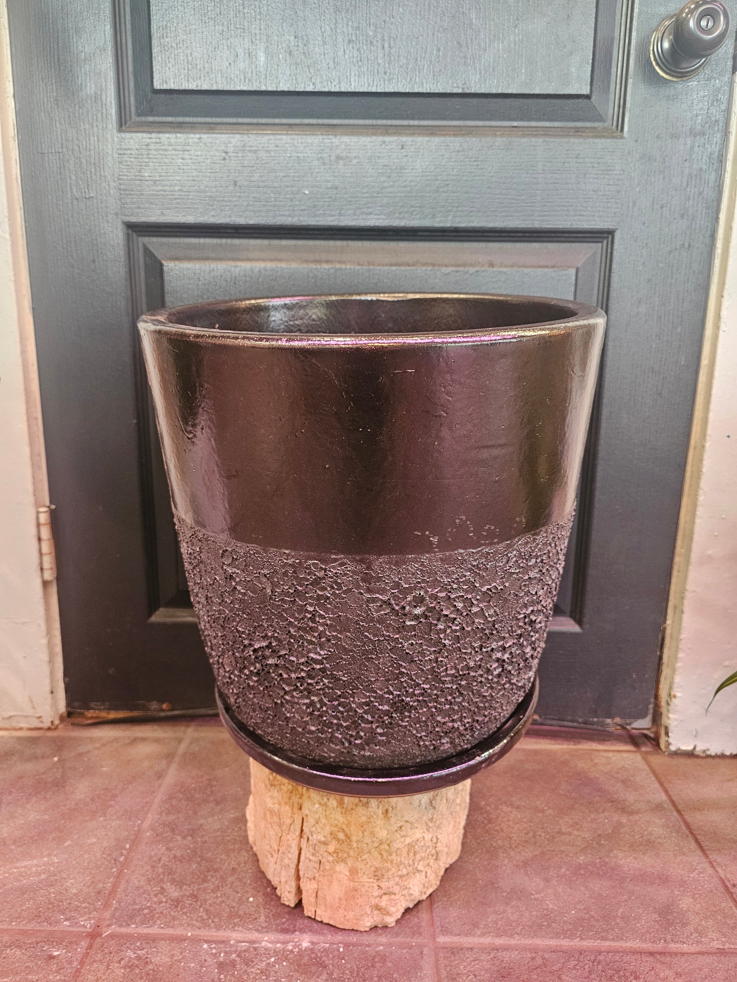 Two-Tone Egg Pot 'Black'